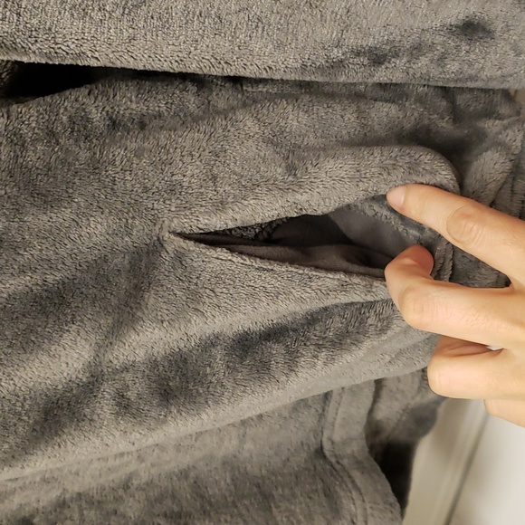 Hollister Pull over Fleece Sweater (M) - Picture 3 of 7